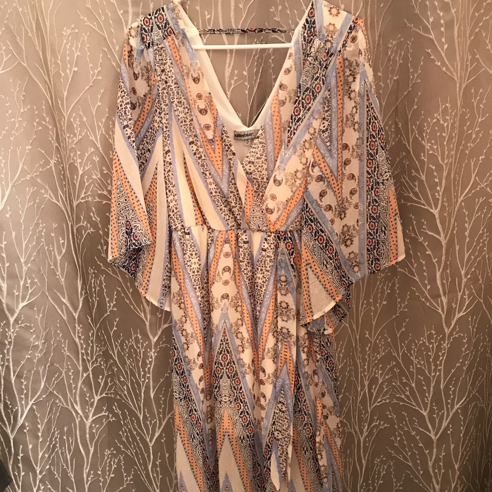 Floral maxi dress 💕